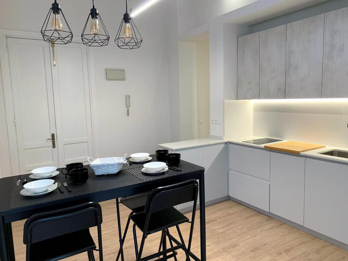 Apartamento Duplex Planta Baja Con Aparcamiento Gratuito En Palacio De Mijares Leilighet Llanes Eksteriør bilde